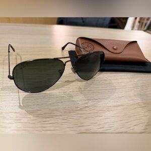 Ray-Ban Aviator Sunglasses - Black Frame with Polarizes Lenses